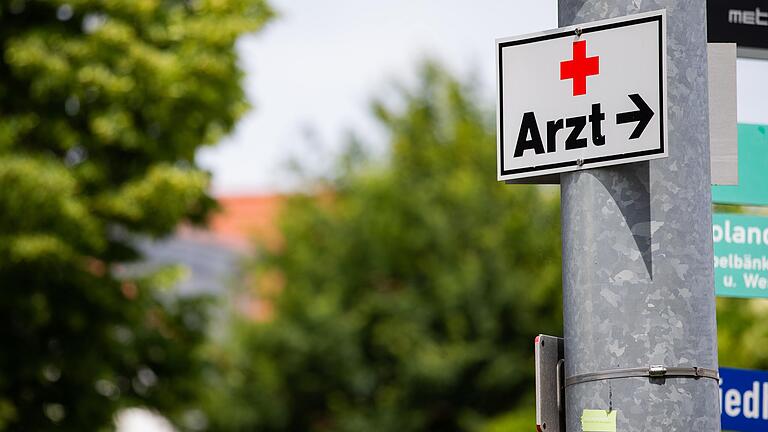 Hausärzte werden vielerorts dringend gesucht. Das Projekt 'Beste Landpartie Allgemeinmedizin' will künftig Medizinstudenten für ein Leben auf dem Land in Unterfranken begeistern.