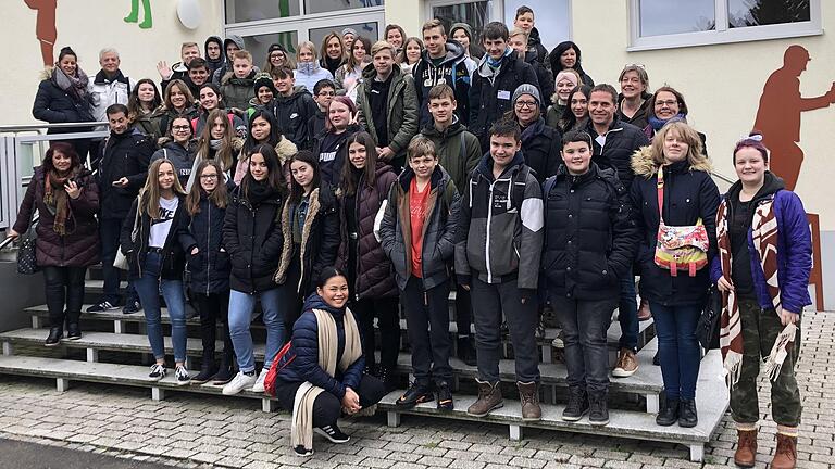 Mittelschüler aus Bergrheinfeld empfangen Schüler aus fünf Nationen. Mittelschüler aus Bergrheinfeld empfangen Schüler aus fünf Nationen.