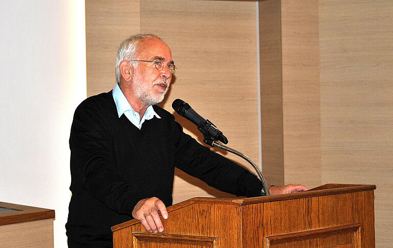 Dr. Willi Kremer-Schillings, alias Bauer Willi, riet zu mehr Kommunikation und Beweglichkeit. Dr. Willi Kremer-Schillings, alias Bauer Willi, riet zu mehr Kommunikation und Beweglichkeit.