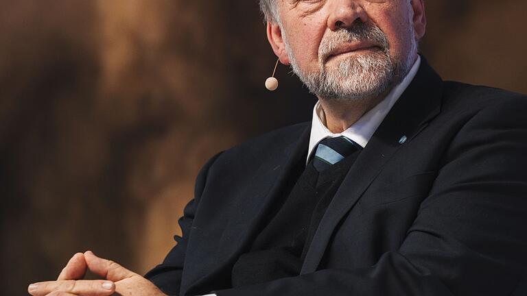 Klaus Schilling ist Vorstand des Zentrums für Telematik und ehemaliger Professor für Raumfahrttechnik an den Universitäten Würzburg und Stanford. Klaus Schilling ist Vorstand des Zentrums für Telematik und ehemaliger Professor für Raumfahrttechnik an den Universitäten Würzburg und Stanford.
