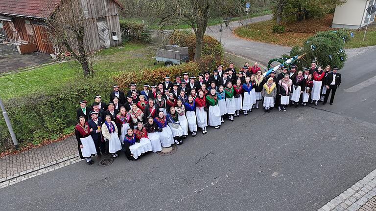 Mit den „Ehemaligen“ hatten sich insgesamt 35 Kermespärchen im Jubiläumsjahr zusammengefunden.