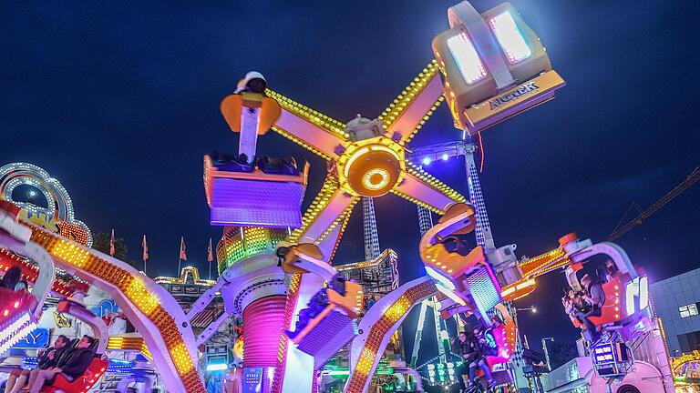 Einer der Gewinner auf dem Kiliani-Volksfest: Das Karussell Parkour. Foto: Thomas Obermeier