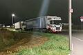 Trotz Halteverbots zwischen 22 und 6 Uhr im Gewerbegebiet Söllershöhe in Altfeld parken dort jede Nacht viele Lkw.