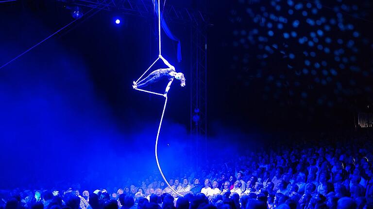 Einer von vielen magischen Momenten bei der Gala des Internationalen Varietefestivals.