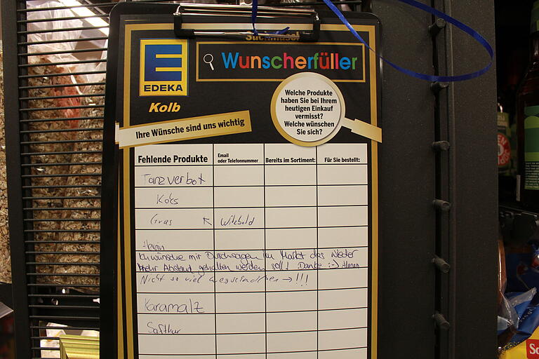 Immer wieder neue Ideen für den Markt haben die Mitarbeiter von Edeka Kolb in Volkach. Auch wenn sicherlich nicht alle Wünsche der Kunden ernst gemeint sind.