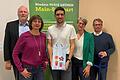 Jonas Rodi (27, Mitte) wurde am Dienstag von den Mitgliedern des Ortsverbands Karlstadt als Bürgermeisterkandidat der Grünen für die Kommunalwahlen 2026 nominiert. Es gratulierten unter anderem (von links) der Kreisverbandsvorsitzende Gerhard Kraft, Ortsverbandsvorsitzende Anja Baier, Kreisverbandsvorsitzende Verena Frey sowie Ortsverbandsvorsitzender Timo Scheblein.
