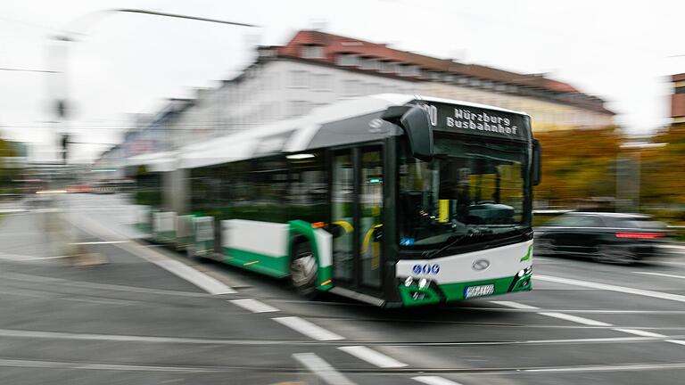 Am Dienstag werden viele Busse in Würzburg wegen eines Warnstreiks nicht fahren (Symbolbild).