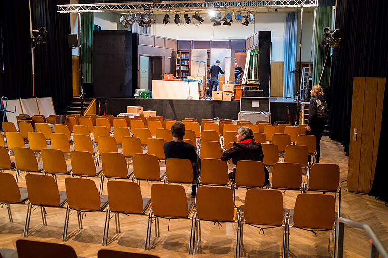 Blick in die Lauertalhalle, Corona-Ausweich-Spielort des&nbsp; Theaters Schloss Maßbach.