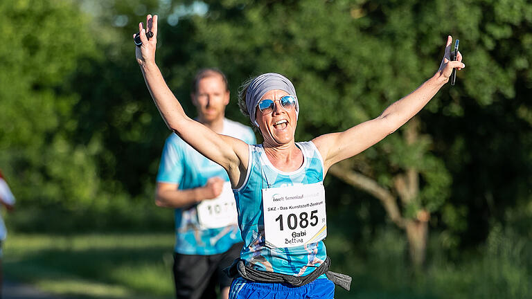 Rund 1400 Teilnehmer beim iWelt Firmenlauf am Mittwoch 25.05.22 in Eibelstadt.