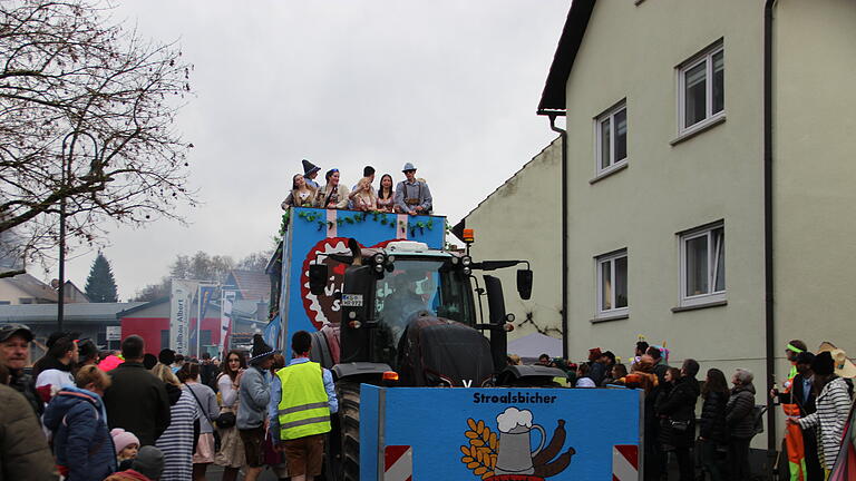 FFaschingszug in Stralsbach       -  Motivwagen beim Stralsbacher Faschingszug.