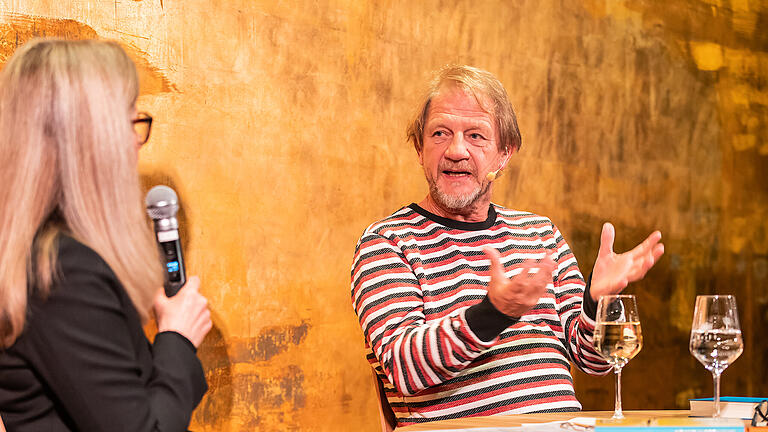 Rund 90 Besucher bei der MainLit Lesung von Sönke Wortmann  'Es gilt das gesprochene Wort' am Dienstag 15.03.22 im Staatlichen Hofkeller der Residenz in Würzburg.
