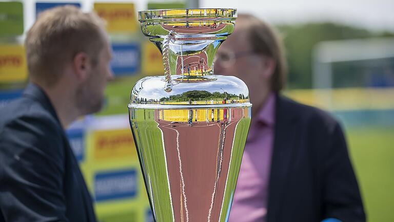 Ganz am Ende geht's auf Landesebene um diese Trophäe im bayerischen Toto-Pokal. Zuvor bestimmen die Fußball-Kreise einen Kreispokalsieger. Im Würzburg wird am 24. und 25. August die dritte Runde gespielt.