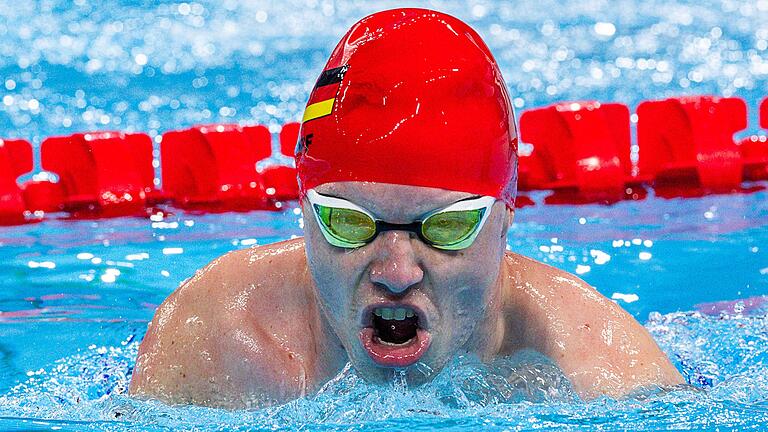 Paralympics Paris 2024 - Schwimmen       -  Josia Tim Alexander Topf überrascht als Sieger über 150 Meter Lagen.