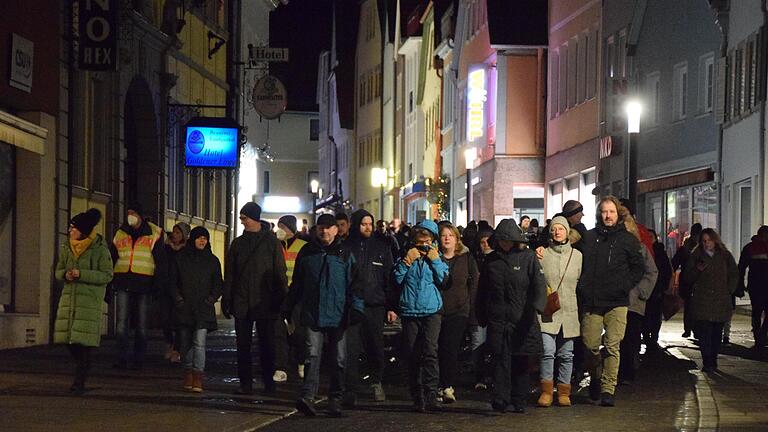 Für die Corona-Demo&nbsp; in Bad Neustadt sollen sich jetzt Versammlungsleiter gefunden haben, sodass künftig rechtliche Klarheit über die Zusammenkunft herrscht.