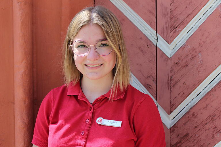 Alina Zeiß aus Westheim fährt mit dem Auto zur Arbeit und plant deshalb keine Nutzung des 9-Euro-Tickets. Alina Zeiß aus Westheim fährt mit dem Auto zur Arbeit und plant deshalb keine Nutzung des 9-Euro-Tickets.