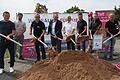Spatenstich für den Glasfaserausbau in den Karlstadter Stadtteilen (von links): Jan Binner (Stadt Karlstadt), Andreas Wagenbrenner (Dr. Först Consult), Christoph Keller (KBF), Bürgermeister Michael Hombach, Thomas Weigand (Telekom), Manuel Kienzner (KBF), Steffen Karl (Telekom), Thomas Friedel (KBF).