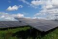 Freiflächen-Photovoltaik-Anlagen entstehen zur Zeit an einigen Stellen im Landkreis Haßberge. Der Stadtrat Haßfurt hat nun jedoch den Bau einer solchen Anlage abgelehnt. (Symbolbild)