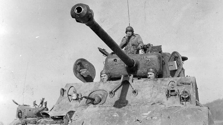 Mit solchen Sherman-Panzern (Bild von 1945) rückte die Task Force Baum vor. Mit solchen Sherman-Panzern (Bild von 1945) rückte die Task Force Baum vor.