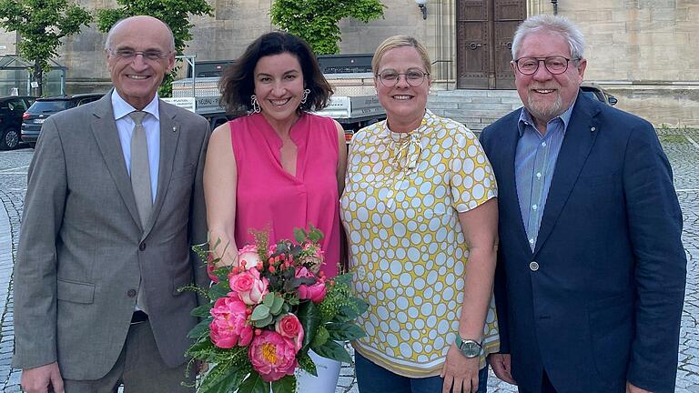 Die CSU Haßberge hat Dorothee Bär (Zweite von links) wieder für den Bundestag nominiert. Das Bild zeigt sie mit (von links): Wilhelm Schneider, Isabell Zimmer und Gerhard Zösch.