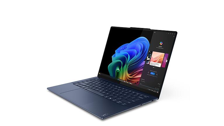 Lenovo Yoga Slim 7x - Auch der Lenovo Yoga Slim 7x gehört zu neuen Generation der KI-Laptops. Lenovo Yoga Slim 7x - Auch der Lenovo Yoga Slim 7x gehört zu neuen Generation der KI-Laptops.