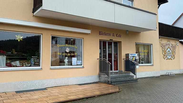 Die Bäckerei Wolf/Metz in Fuchsstadt besteht seit 1875. Die Bäckerei Wolf/Metz in Fuchsstadt besteht seit 1875.