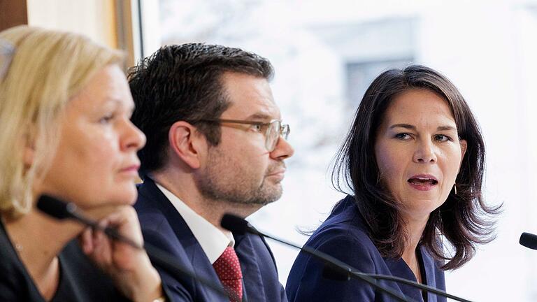 Nach den Gesprächen von Ampel-Koalition und Union       -  Nach dem Treffen am Dienstag schoben Regierungsvertreter und Unionspolitiker einander die Schuld für das Scheitern der Gespräche zu.
