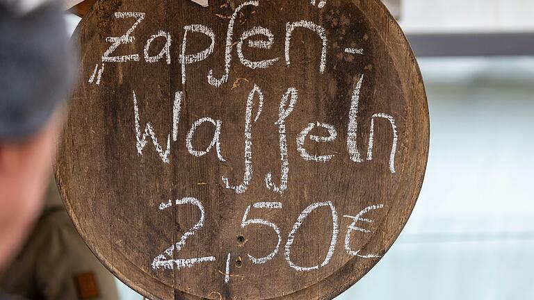 Besonders lecker mit ganz viel Puderzucker. Besonders lecker mit ganz viel Puderzucker.