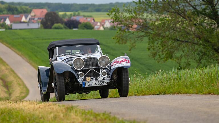 Die Oldtimer knattern bei der 'Franken Classic' auch 2025 wieder durch die Region. Die Oldtimer knattern bei der 'Franken Classic' auch 2025 wieder durch die Region.