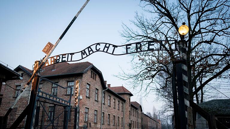 Auschwitz-Birkenau.jpeg       -  Im Konzentrations- und Vernichtungslager Auschwitz ermordeten die Nationalsozialisten mindestens 1,1 Millionen Menschen, meist Jüdinnen und Juden.