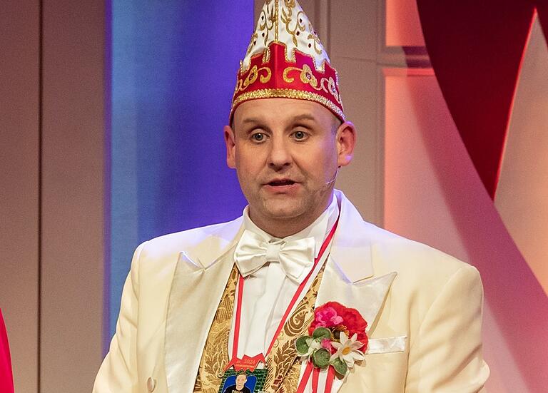 Als Sitzungspräsident bei 'Fastnacht in Franken' im Frack: Christoph Maul. Als Sitzungspräsident bei 'Fastnacht in Franken' im Frack: Christoph Maul. 