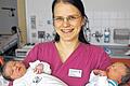 Verantwortungsvoller Job, schlechte Bedingungen: Die Hebammen &ndash; hier Karen Ullrich im Kreißsaal des Katholischen Krankenhauses in Erfurt &ndash; wollen zurück zu ihren ursprünglichen Aufgaben: langfristige Begleitung mit natürlicher Geburt.