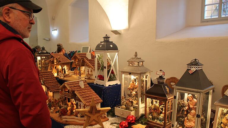 Die Leubacher Aussteller präsentierten schmucke, handgefertigte Krippen. Bei einer Tombola konnte man auch eine gewinnen. Die Leubacher Aussteller präsentierten schmucke, handgefertigte Krippen. Bei einer Tombola konnte man auch eine gewinnen.
