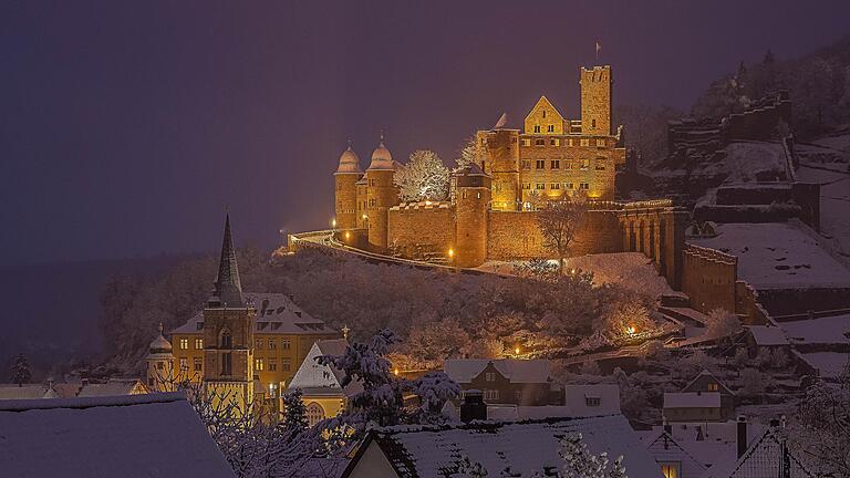 Der Tourismusverband 'Liebliches Taubertal',&nbsp; bereitet sich auf die bevorstehende Advents- und Weihnachtszeit vor, wie an der Burg Wertheim.&nbsp;