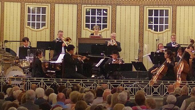 Rappelvoll war die Wandelhalle, als die Staatsbad Philharmonie das Jubiläum des Fördervereins feierte.       -  Rappelvoll war die Wandelhalle, als die Staatsbad Philharmonie das Jubiläum des Fördervereins feierte.