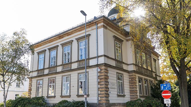 NS-Dokuzentrum soll ins Jean-Paul-Museum Bayreuth       -  Außenansicht des Jean-Paul-Museums. Das Museum ist im ehemaligen Wohnhaus von Richard Wagners Tochter Eva und deren Mann Houston Stewart Chamberlain untergebracht.