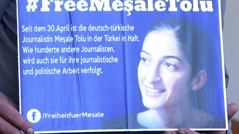 Mesale Tolu Corlu       -  Auch die Übersetzerin und Journalistin Mesale Tolu sitzt seit mehr als fünf Monaten in der Türkei in Haft. Foto: Stefan Puchner
