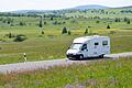 Mit dem Wohnmobil über die Hochrhönstraße. Übernachten in der freien Natur ist allerdings verboten, vor allem in den Schutzgebieten werden teils saftige Bußgelder verhängt.