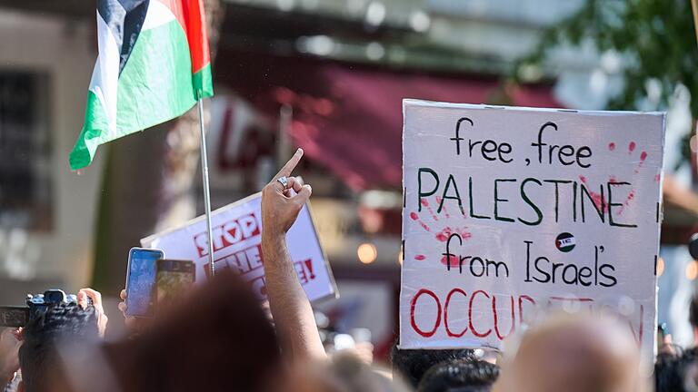 Demonstration gegen Israel       -  Slowik spricht von &bdquo;offener Judenfeindlichkeit&rdquo;.