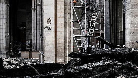 TOPSHOT-FRANCE-CANADA-NOTRE-DAME-FIRE-POLITICS-DIPLOMACY       -  _
