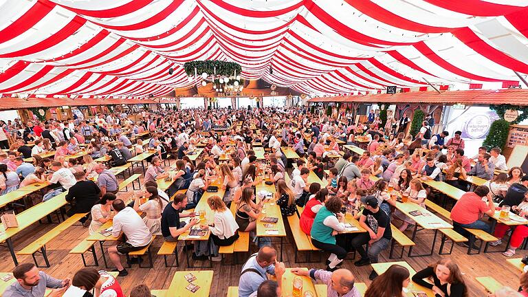 Für manche Lieder ist im Würzburger Kiliani-Festzelt kein Platz, so die deutliche Haltung der Stadt Würzburg.