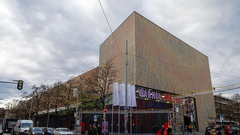 Museum Brandhorst       -  Das Museum Brandhorst lud zur Ausstellung &bdquo;Andy Warhol & Keith Haring. Party of Life&rdquo; - und freut sich nun über einen Rekord bei verkauften Tickets.