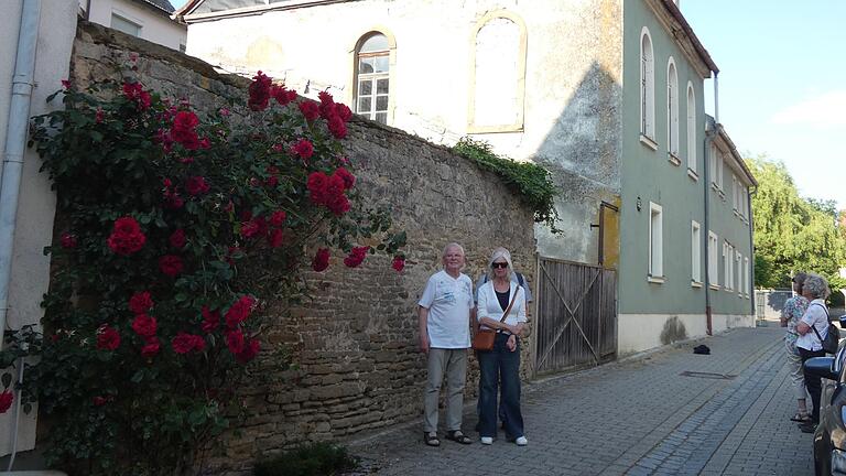 Die ehemalige Synagoge in der Kirchgasse war den damaligen Gochsheimer Orts- und Kirchenherren ein Dorn im Auge. Sie war erster Anlaufpunkt für die von Leo Jäger geführte Gruppe.