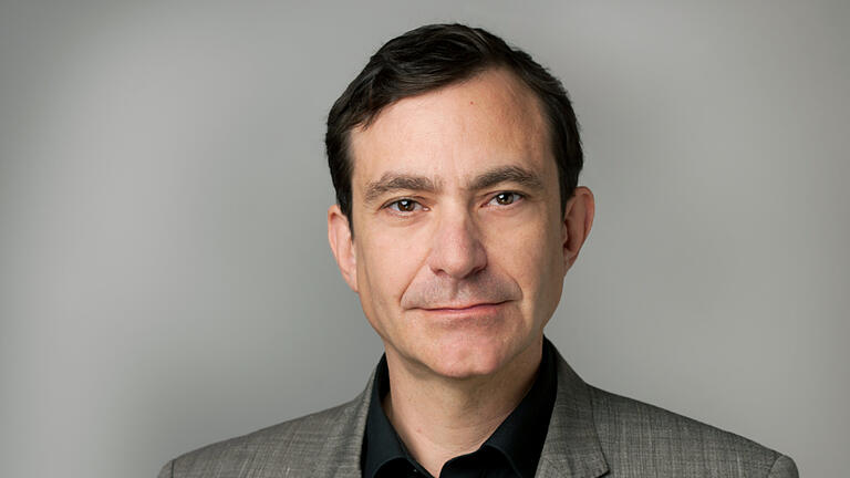 Markus Appel: Professor und Leiter des Lehrstuhls für Kommunikationspsychologie und Neue Medien an der Universität Würzburg. Markus Appel: Professor und Leiter des Lehrstuhls für Kommunikationspsychologie und Neue Medien an der Universität Würzburg.