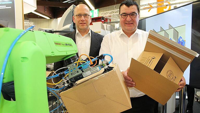Verpackungen sind ein wachsender Markt: Das spurt auch Geschäftsführer Thomas Horna (rechts) in seiner Verpackungsfirma in Grafenrheinfeld. Unser Bild zeigt ihn auf der Messe Fachpack in Nürnberg mit Thomas A. Baur (Ravensburg), dem Geschäftsführer des bundesweiten Unternehmensverbundes Pack Synergy. Diesen Verbund hat Horna vor 20 Jahren initiiert. Verpackungen sind ein wachsender Markt: Das spurt auch Geschäftsführer Thomas Horna (rechts) in seiner Verpackungsfirma in Grafenrheinfeld. Unser Bild zeigt ihn auf der Messe Fachpack in Nürnberg mit Thomas A. Baur (Ravensburg), dem Geschäftsführer des bundesweiten Unternehmensverbundes Pack Synergy. Diesen Verbund hat Horna vor 20 Jahren initiiert.