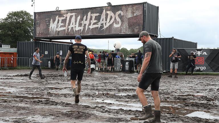 Kulturbild 2023 für Michi Bauer: 25.000 Metalheads weniger als sonst in Wacken. Das norddeutsche Festival versank 2023 im Matsch. Kulturbild 2023 für Michi Bauer: 25.000 Metalheads weniger als sonst in Wacken. Das norddeutsche Festival versank 2023 im Matsch.