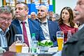 Bürgermeisterkandidat: Felix Zirkelbach (Mitte, mit seiner Frau Lorena) präsentierte sich beim Politischen Aschermittwoch der CSU als Bewerber für die Wahl 2026 in Niederwerrn. Im Bild (v.l.) Ex-Staatssekretär Gerhard Eck, stellvertretender CSU-Ortsvorsitzender Stefan Pfister (Oberwerrn) sowie (rechts) Aschermittwochs-Urgestein Hans Mock.