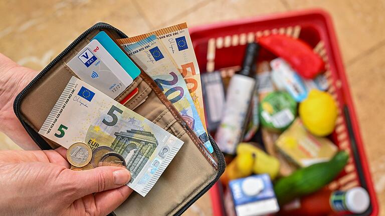 Inflation - Vieles spricht dafür, dass die Inflation in Deutschland auch in den kommenden Monaten höher als zwei Prozent sein wird. Inflation - Vieles spricht dafür, dass die Inflation in Deutschland auch in den kommenden Monaten höher als zwei Prozent sein wird.