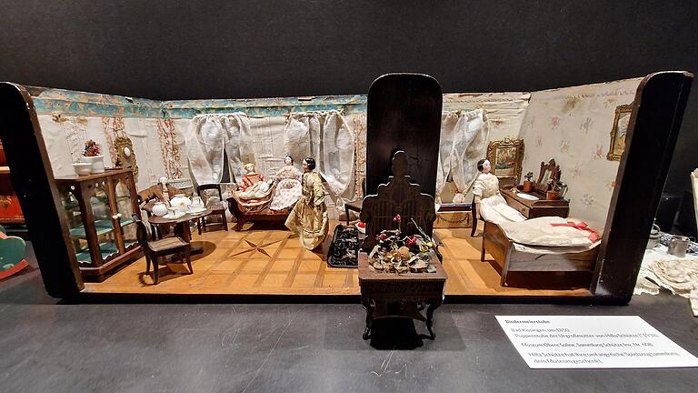 Die Puppenstube stammt aus der Zeit um 1850. - Die Puppenstube stammt aus der Zeit um 1850. Die Puppenstube stammt aus der Zeit um 1850. - Die Puppenstube stammt aus der Zeit um 1850.