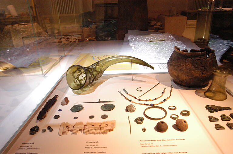 Das spektakulärste Stück: Das gläserne Trinkhorn aus Salz aus dem 6.Jahrhundert gehört zur neuen Dauerausstellung, geht aber schon bald wieder auf Wanderschaft. Das spektakulärste Stück: Das gläserne Trinkhorn aus Salz aus dem 6.Jahrhundert gehört zur neuen Dauerausstellung, geht aber schon bald wieder auf Wanderschaft.