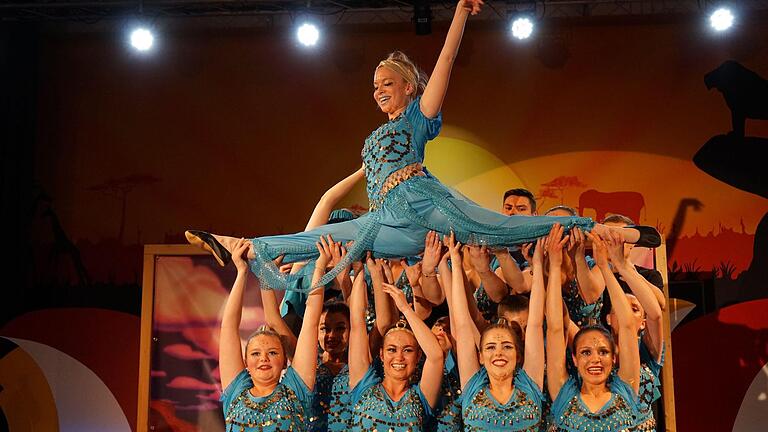 Die Wild Dancers traten mit Aladins 1001 Nacht bei den Büttenabenden in Steinach auf.Garry Gridley - Die Wild Dancers traten mit Aladins 1001 Nacht bei den Büttenabenden in Steinach auf.Garry Gridley Die Wild Dancers traten mit Aladins 1001 Nacht bei den Büttenabenden in Steinach auf.Garry Gridley - Die Wild Dancers traten mit Aladins 1001 Nacht bei den Büttenabenden in Steinach auf.Garry Gridley